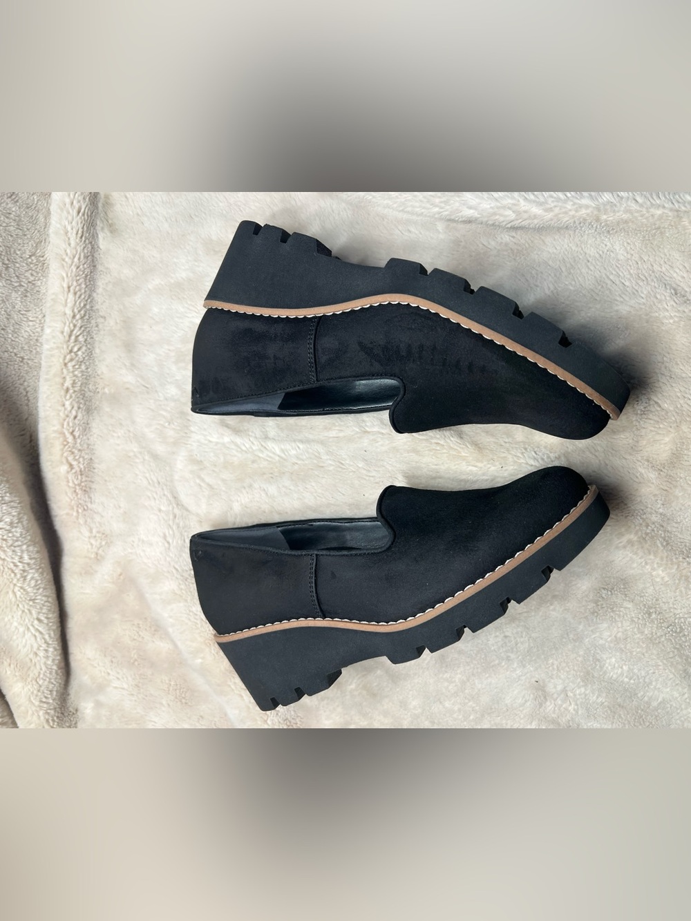 Vionic Willa Wedge slip-on loafers in black suede size 6 - Picture 3 of 8